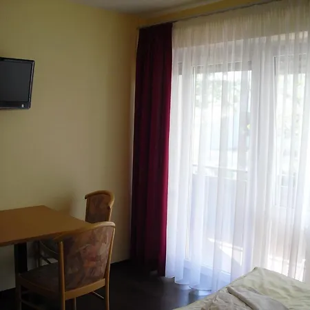 珀鼎鲁酒店 2* 菲尔德施塔特