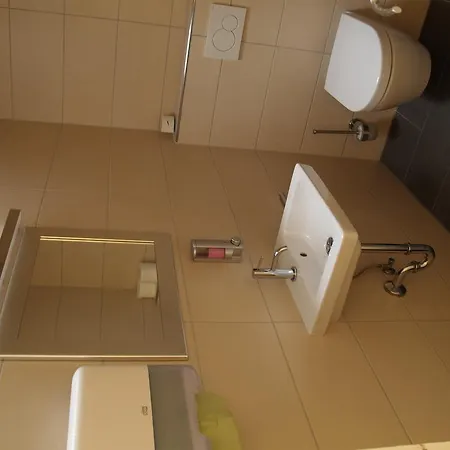 珀鼎鲁酒店 2* 菲尔德施塔特