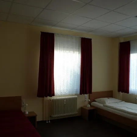 Boardingroom Hotel